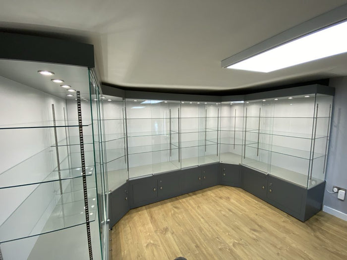 A Reflection of Taste: How Glass Cabinets Speak Volumes About Your Collection