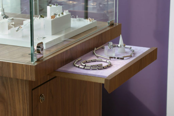 amazing lighting in jewellery shops